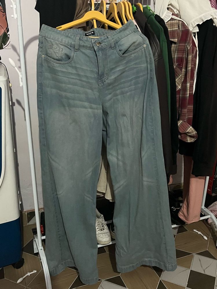 Wide Leg Baggy Jeans