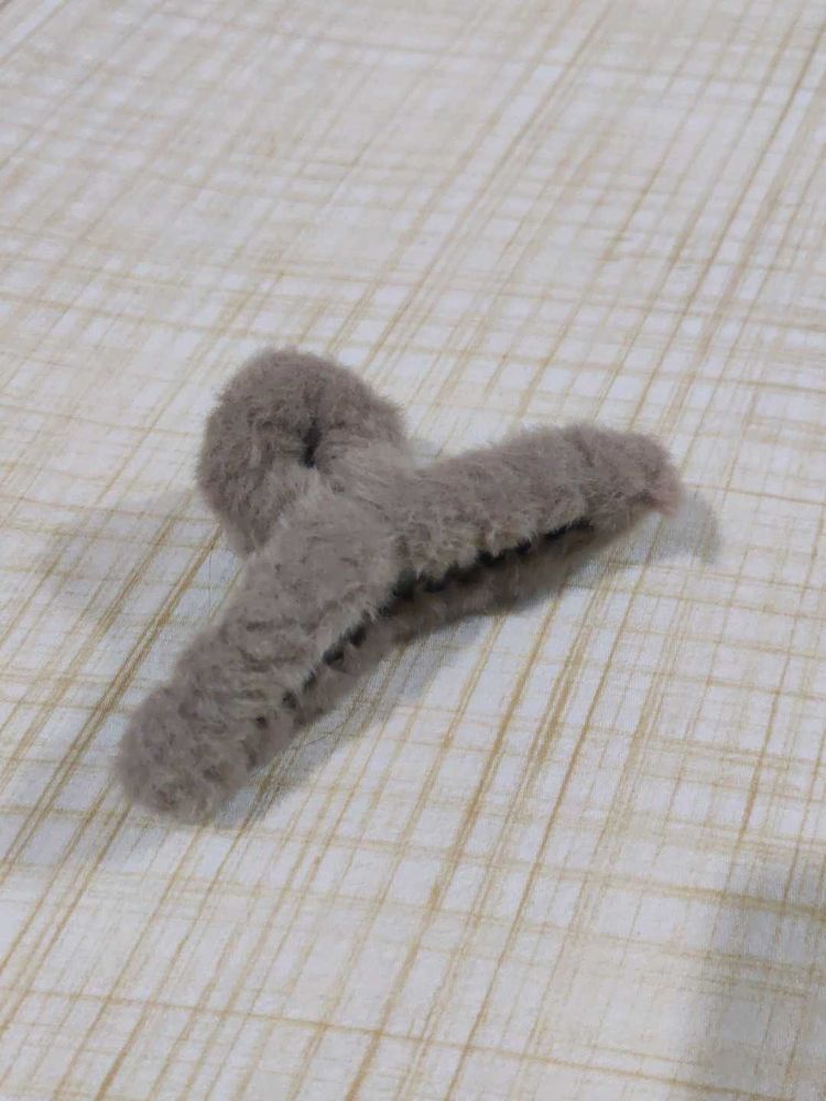 Fluffy Hair Claw Clip