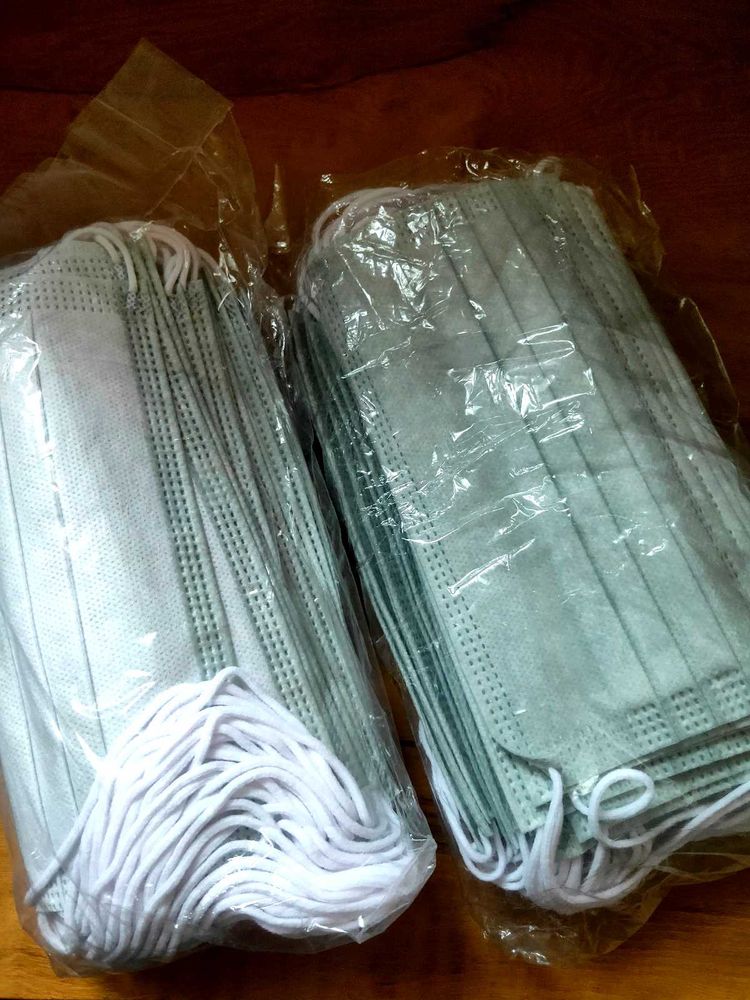 Set Of 100 Grey Disposable Masks