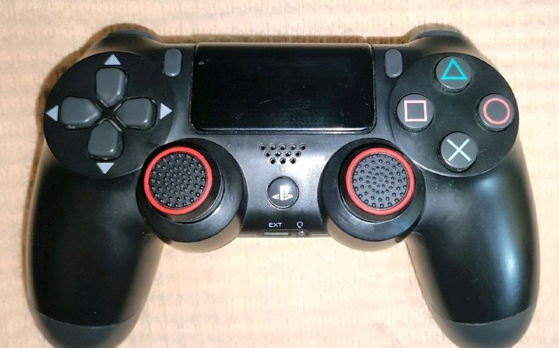 PlayStation 4 Controller (PS4)