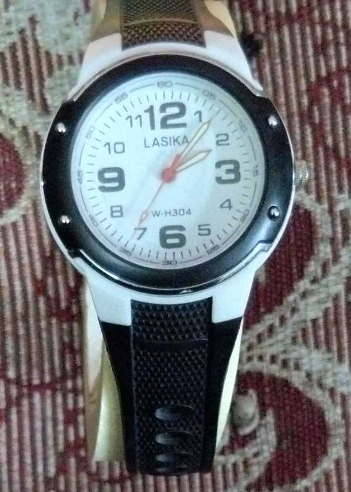 Lasika Watch