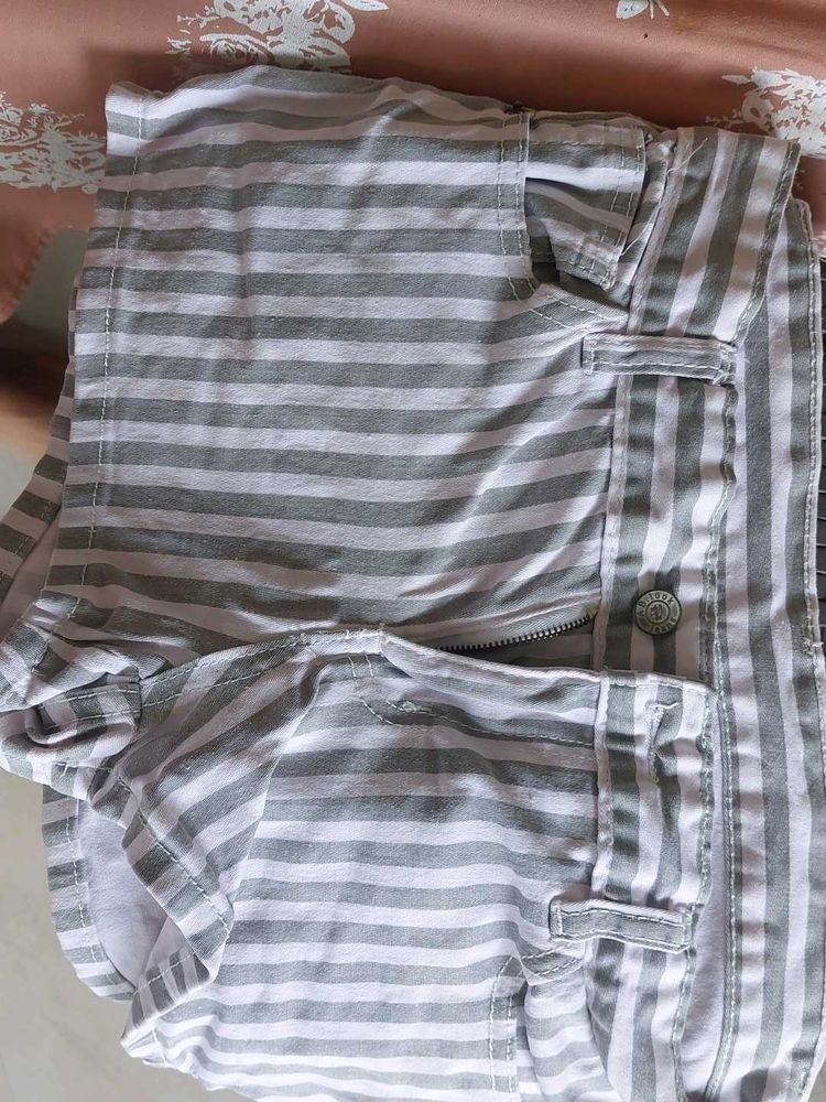 Classy Cotton Short For Casual Wear