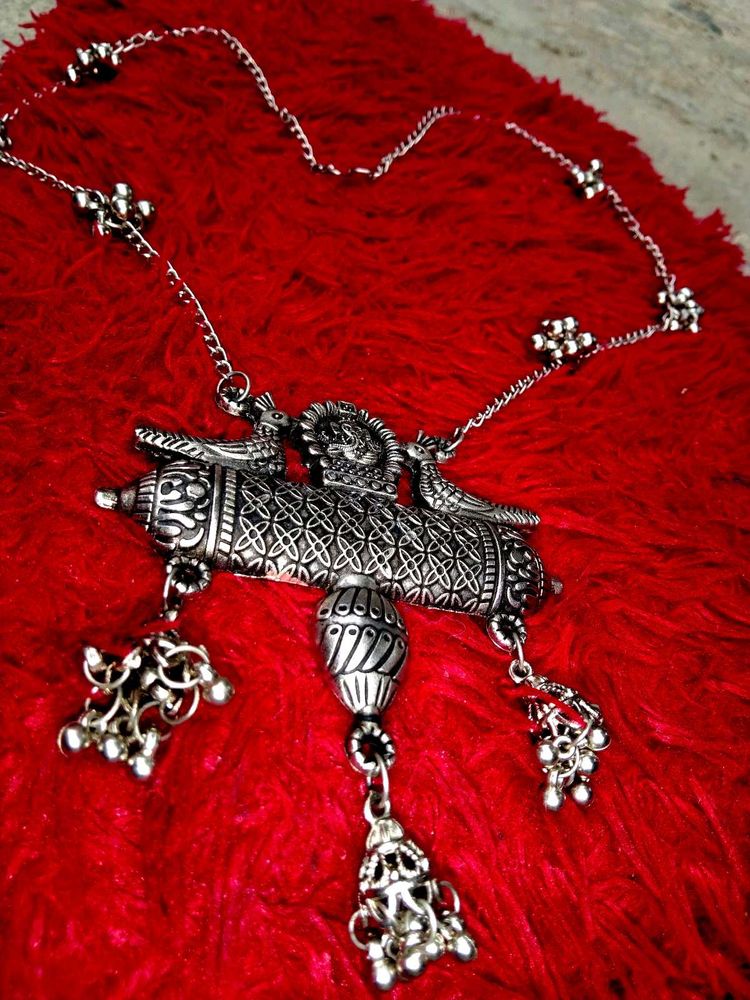 Oxidised Long Chained Neckpiece