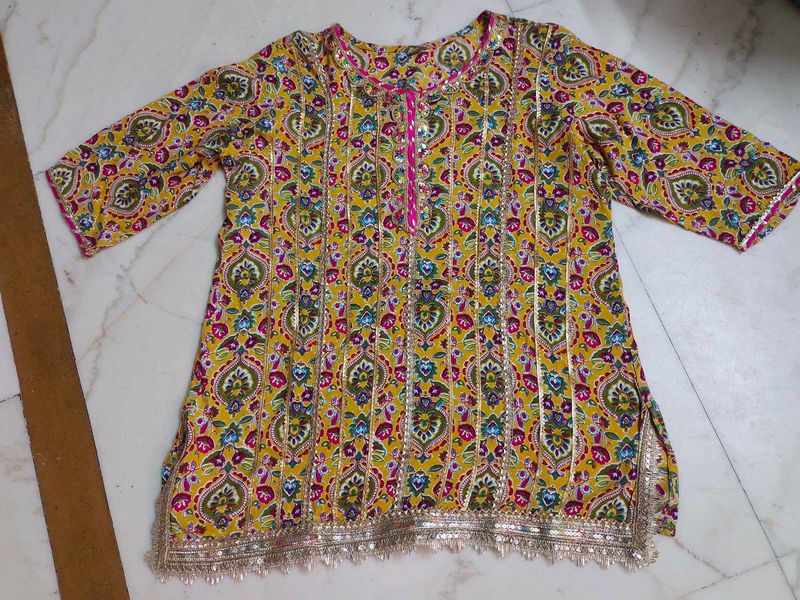 Ethnic suit