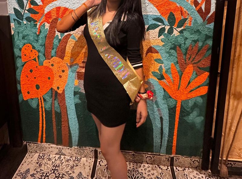 Stylish Black K-drama style midi bodycon