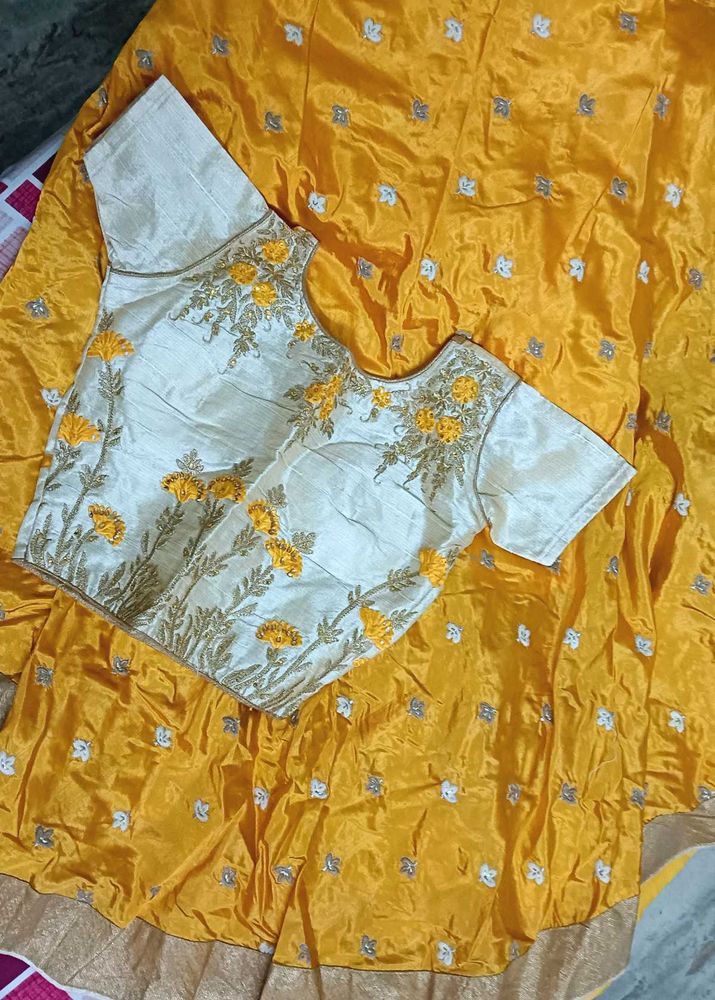 Elegant Yellow Ethnic Skirt