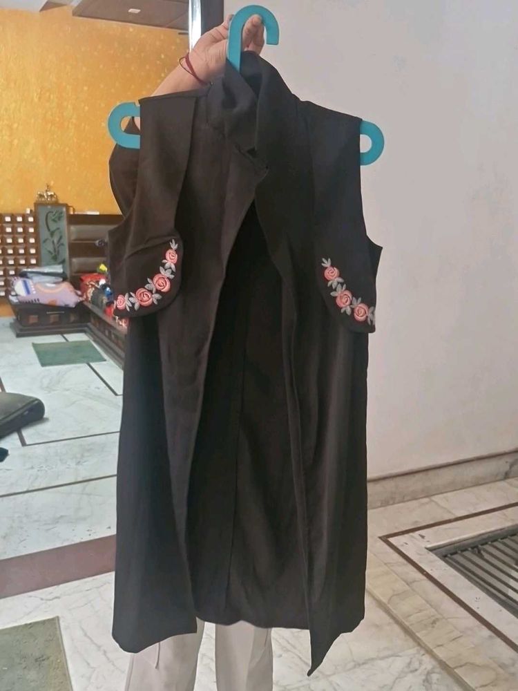 with tag M shrug(Black Embroidered)
