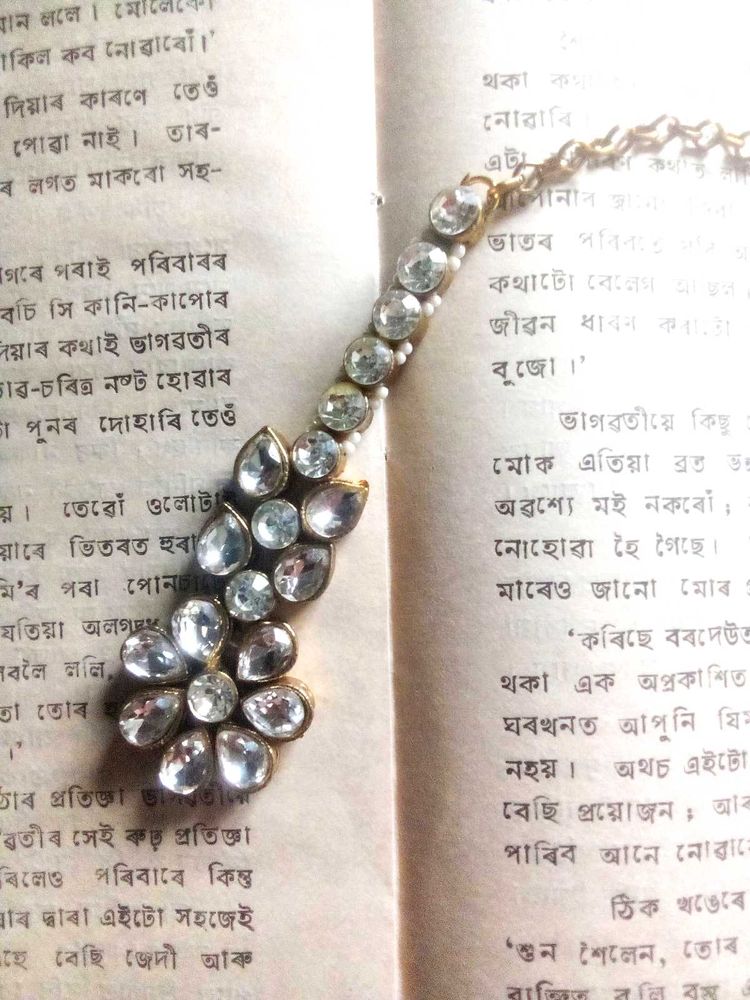 Crystal Embellished Hair Accessory