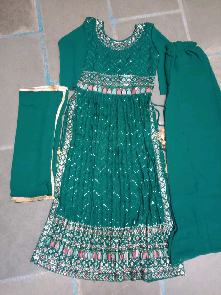 Nayra Cut Wedding Dress