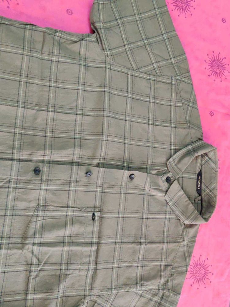 Green Half Sleeve Formal Shirt 40 Size