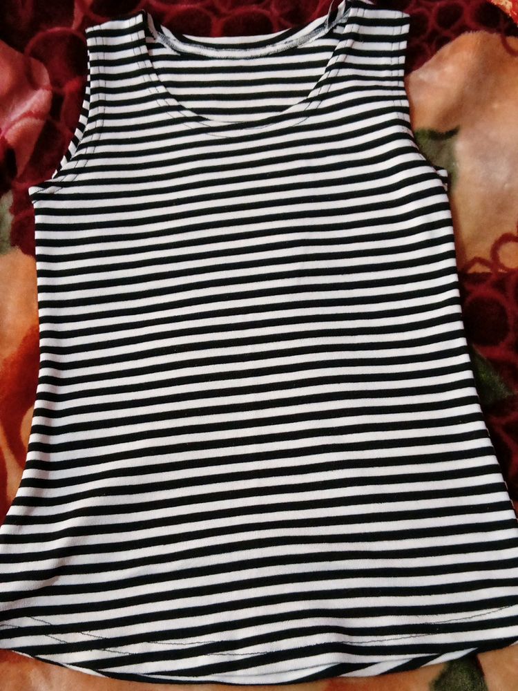 Black And White Top