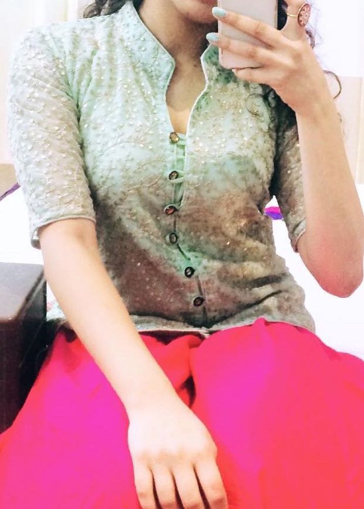 Embroidered georgette kurta