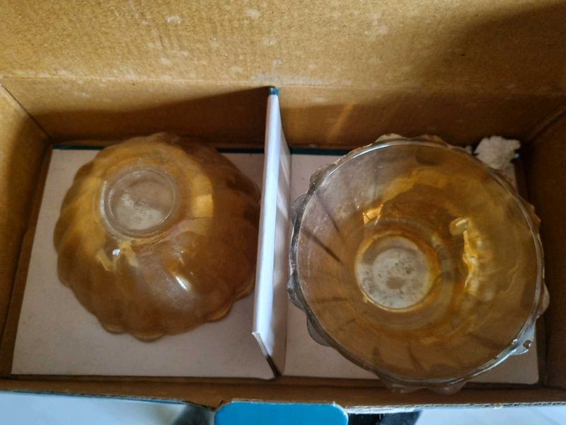 2 Glass Bowl Set