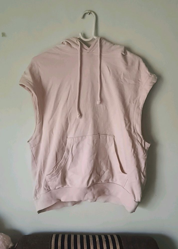 Sleeveless beige Hoodie!