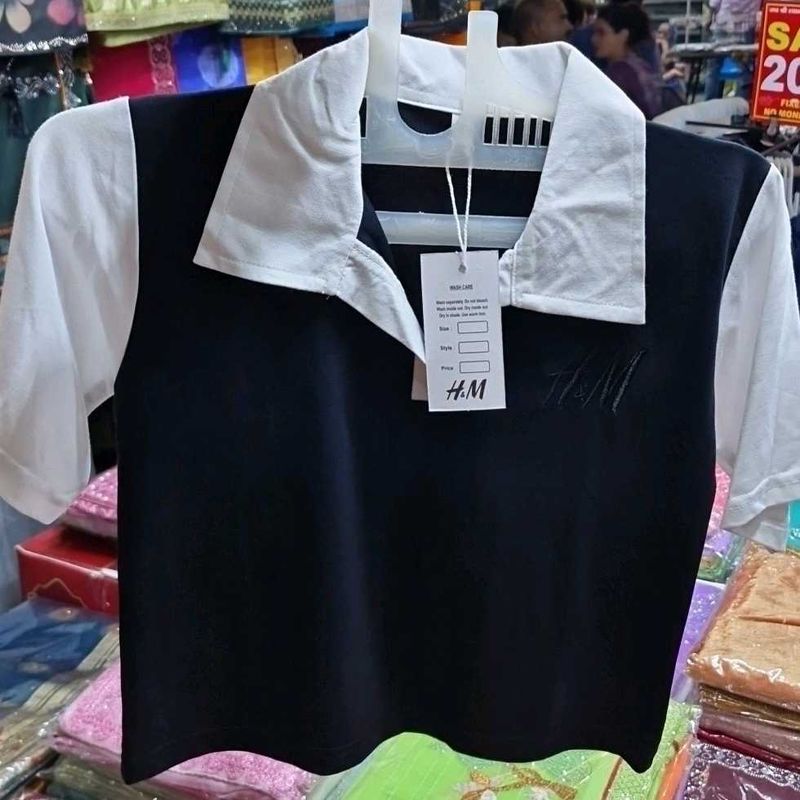 H&amp;M Contrast Collar Top