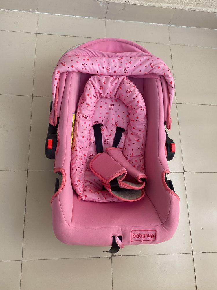 BABYHUG Car Seat BABY New Condition, Never Used