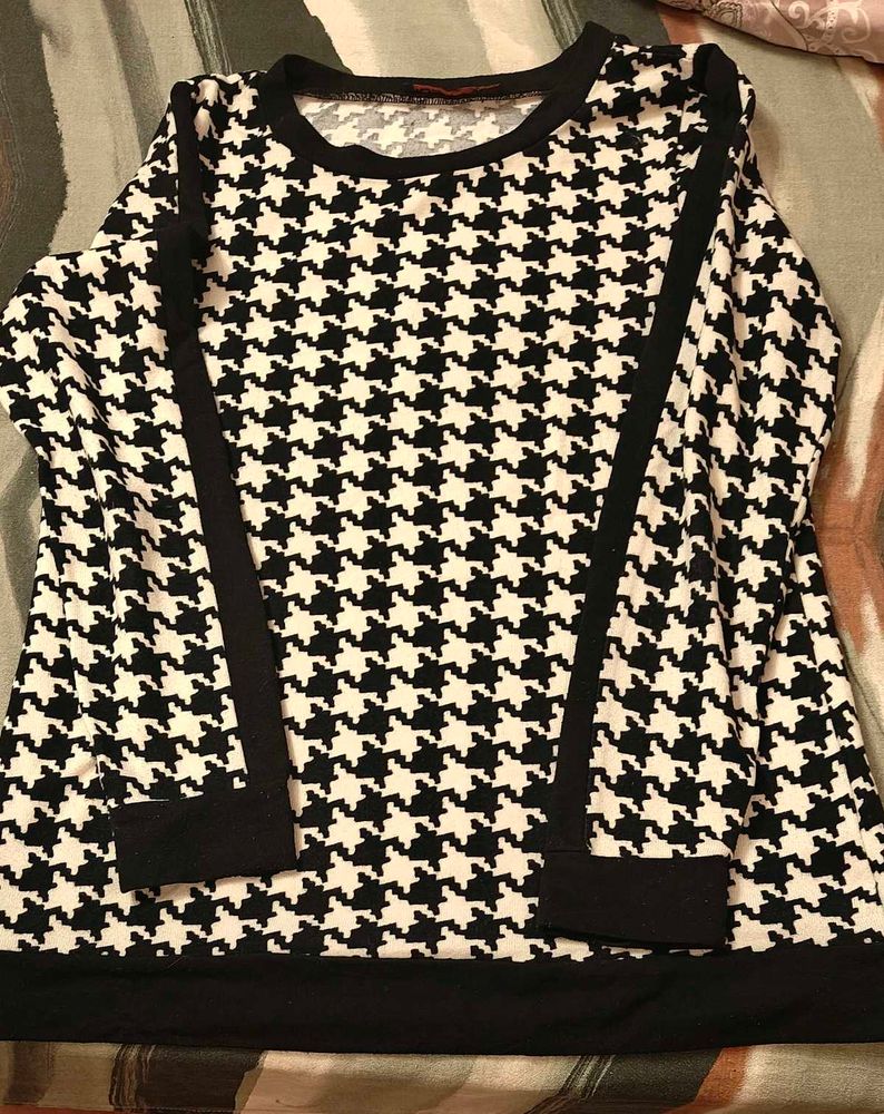 Houndstooth Print Top