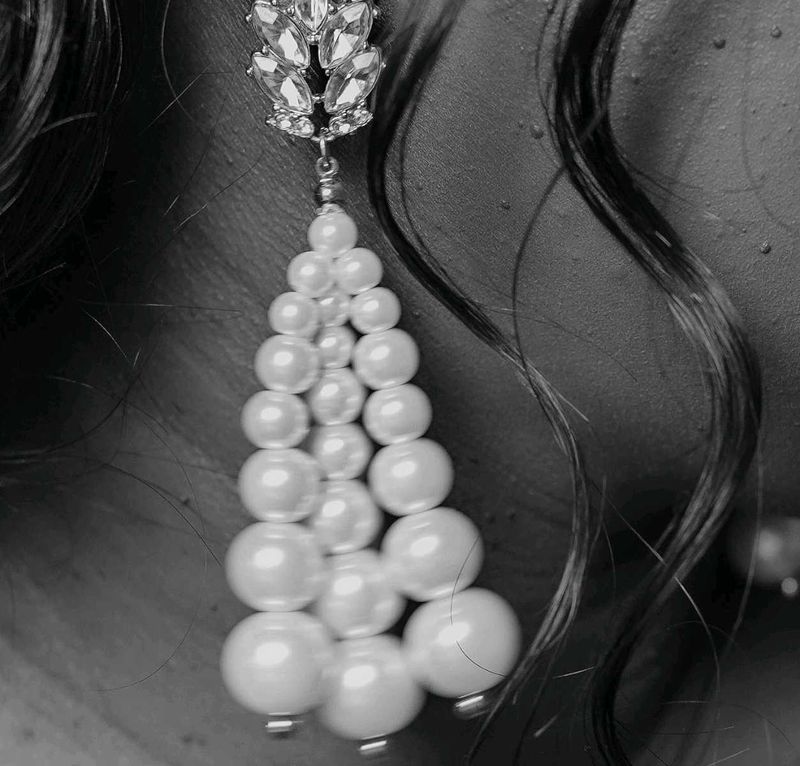 ODETTE Pearl Drop Earrings