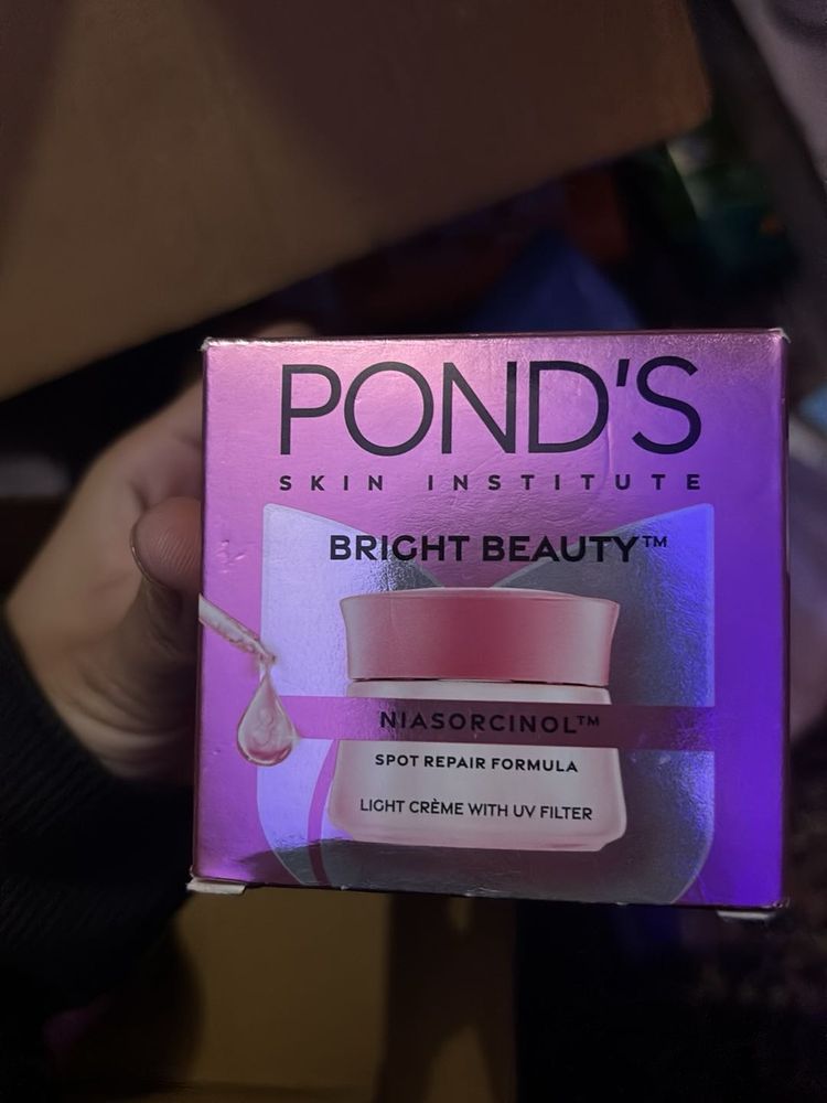 Pond&#39;s Bright Beauty Cream