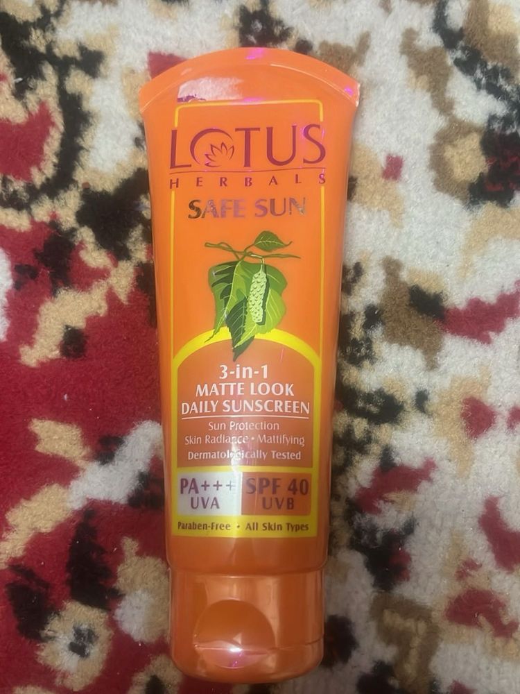 Lotus Herbals Safe Sun SPF 40