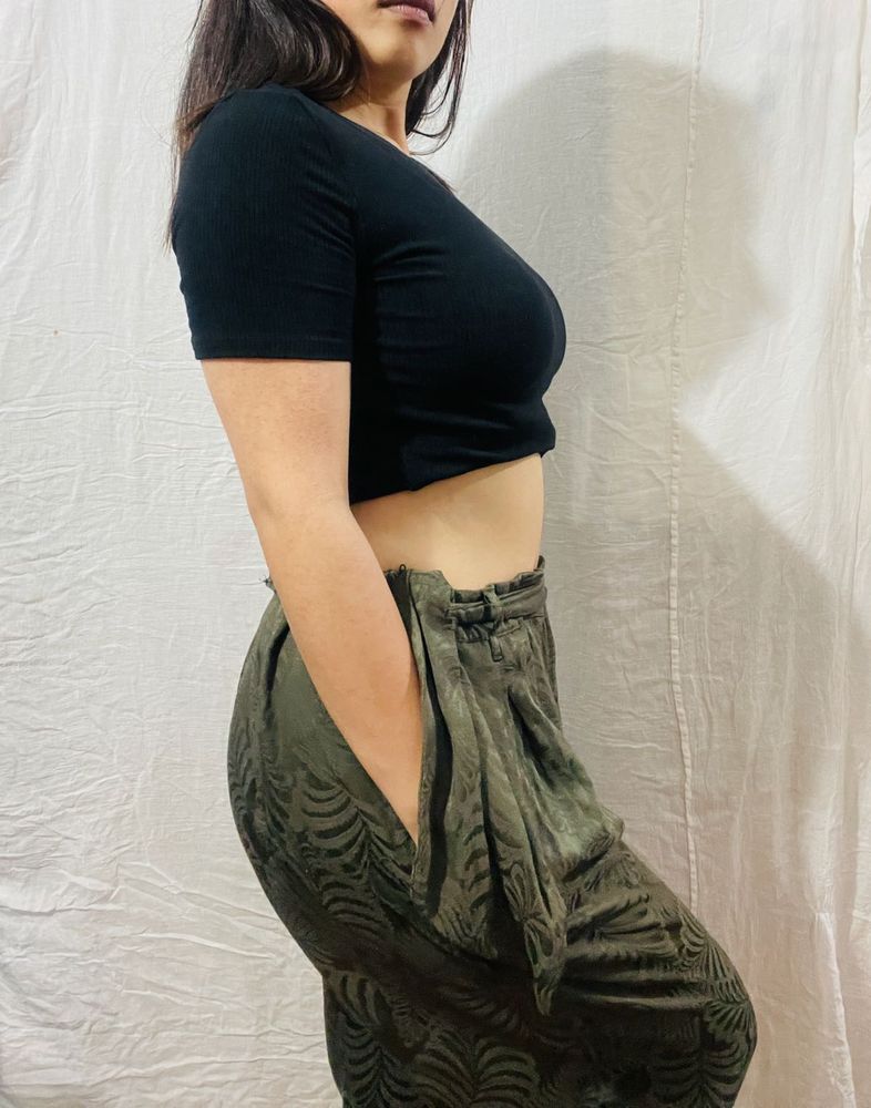 🌈H&amp;M High-Waisted Oilve Green Trouser
