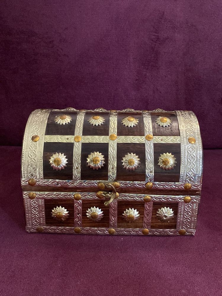 Vintage Look Storage Box