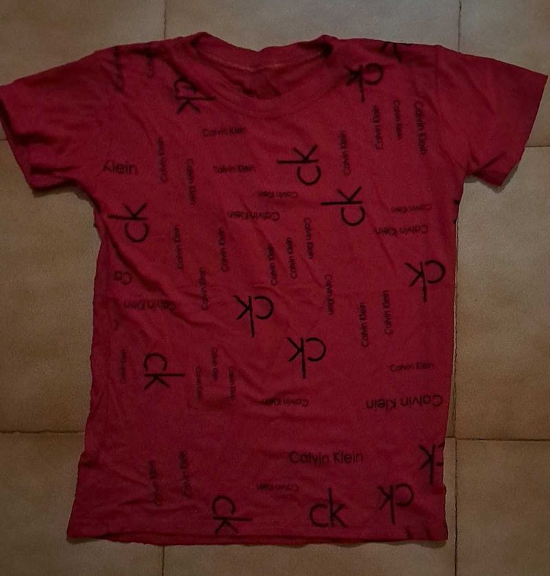 Calvin Klein Print Red Stretchable  Women&#39;s Tee
