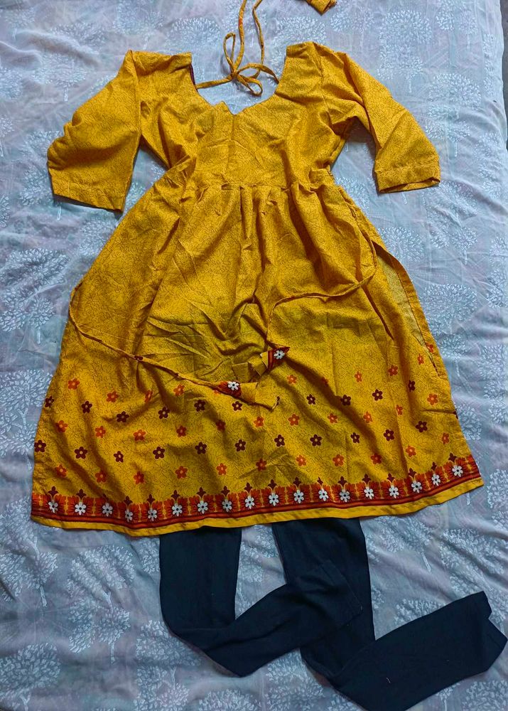 Nayra Kurta Set with bottoms (women's)