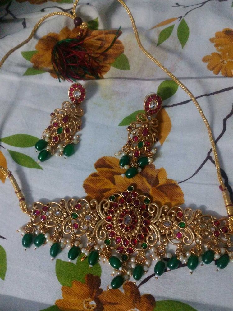 Elegant Necklace Set