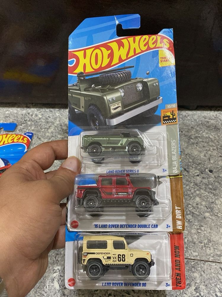Hot Wheels Land Rover Set