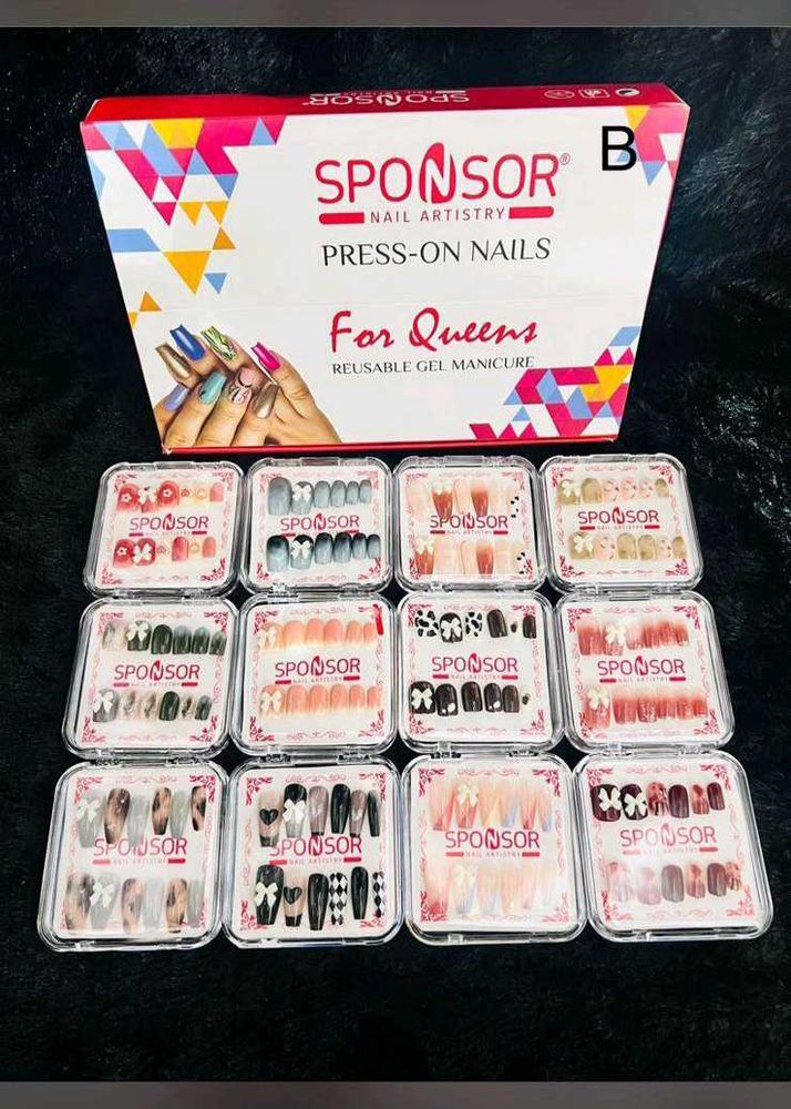 Sponsor 12 Pieces Of Fake Nails With Kit