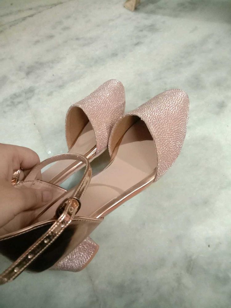 Rose Gold heels🌸
