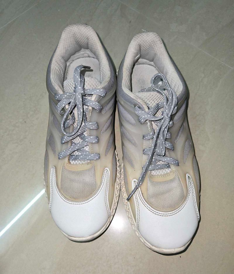 zudio sports shoe