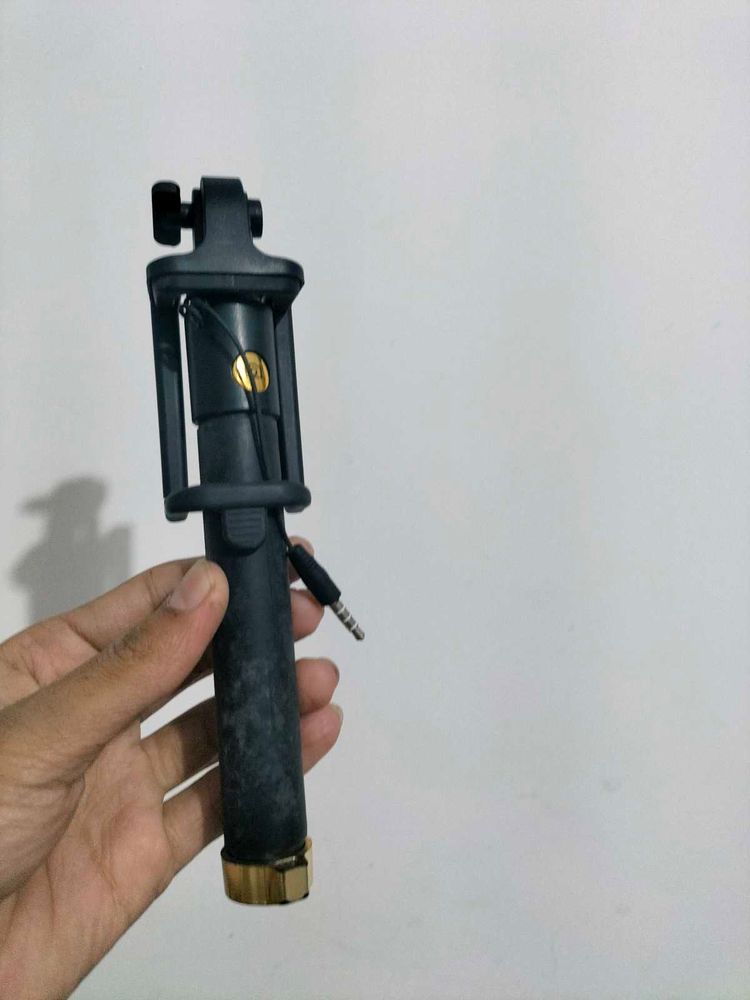 Smartphone Tripod with Remote