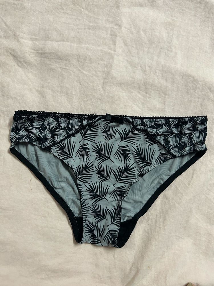 Cute Leaf Print Briefs