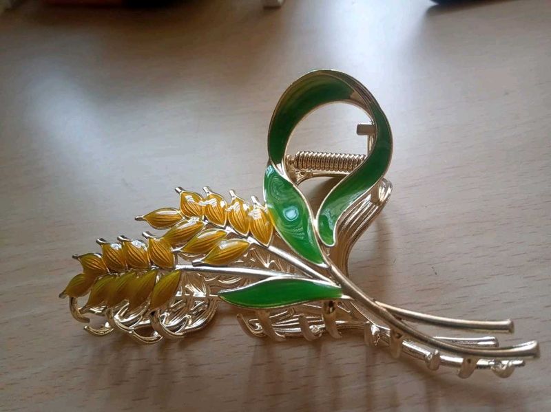 Unique Claw Clip