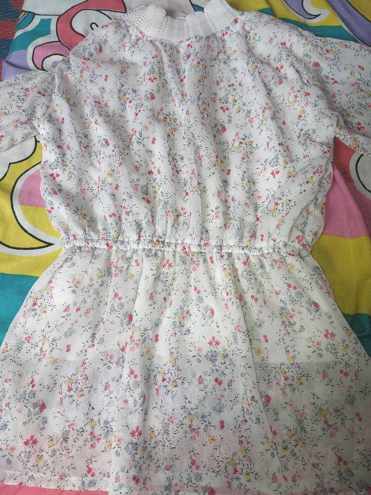 A Floral Print Top For Summer
