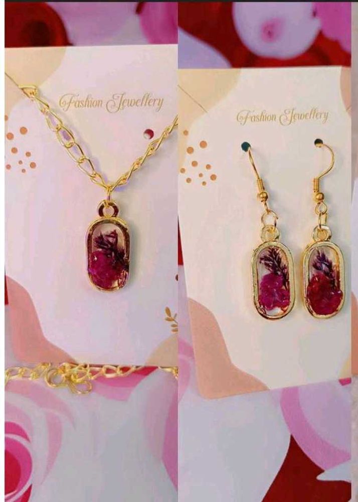 Floral Resin Pendant Necklace