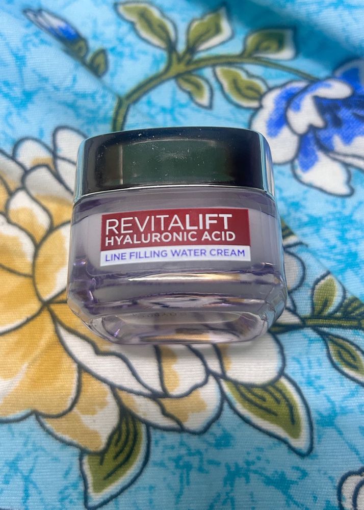 L&#39;Oreal Revitalift Hyaluronic Acid Cream