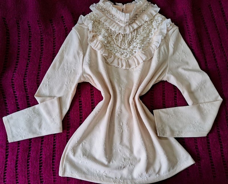 Women&#39;s Korean Pearl Neck Top