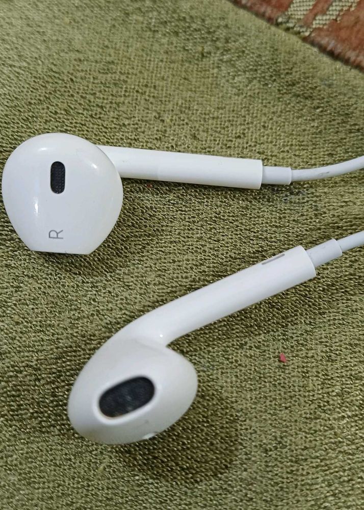 apple earphone
