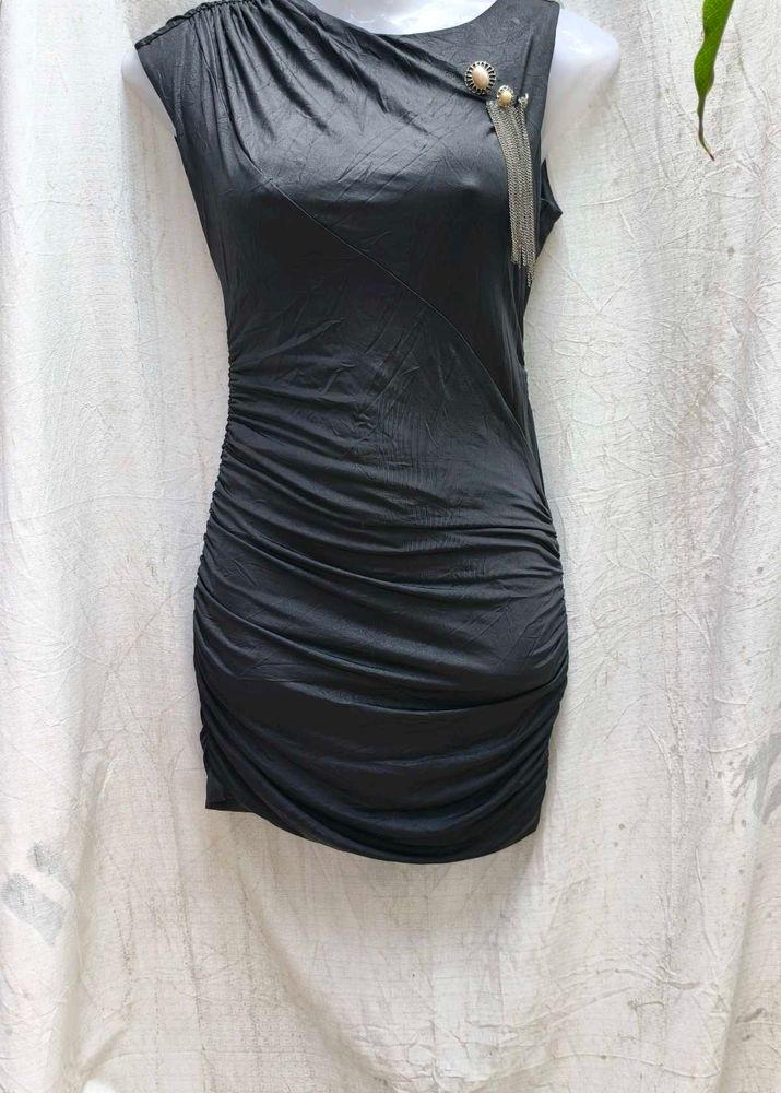 I. Chic Black Bodycon Dress