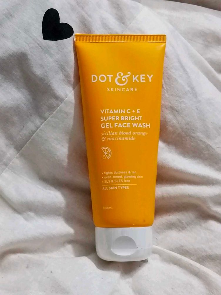 Dot &amp; Key Super Bright Face Wash