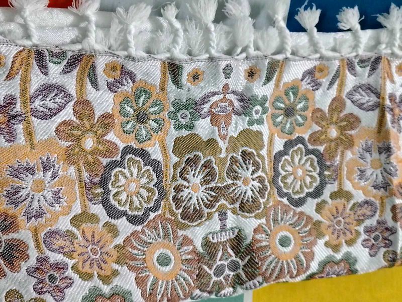 Name:Elegant Floral Embroidered Winter Shawl