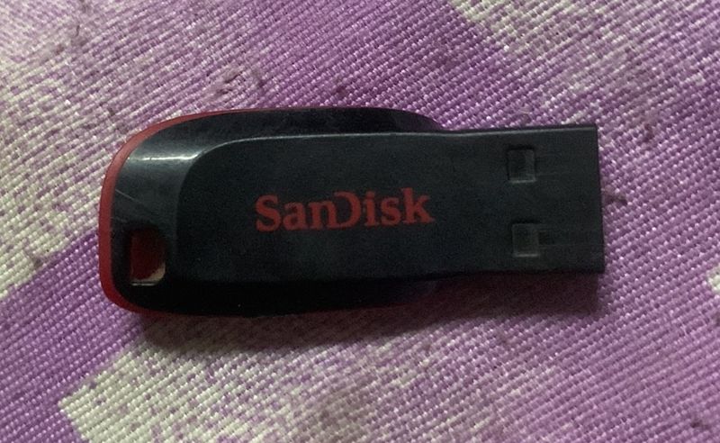 Sandisk Curzer Blade 16Gb Pendrive Never Used