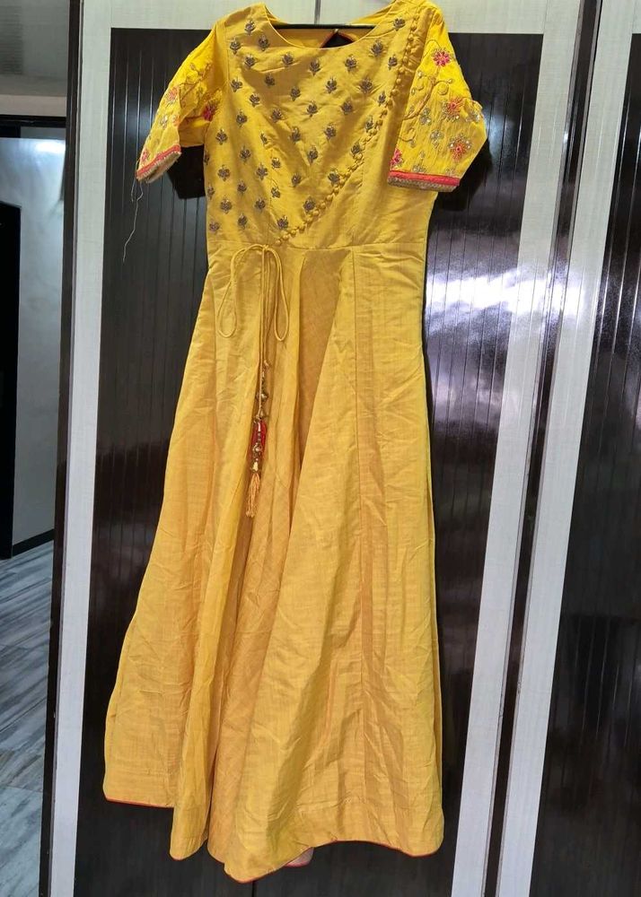 Elegant Wedding Gown WITH Bandani Dupata