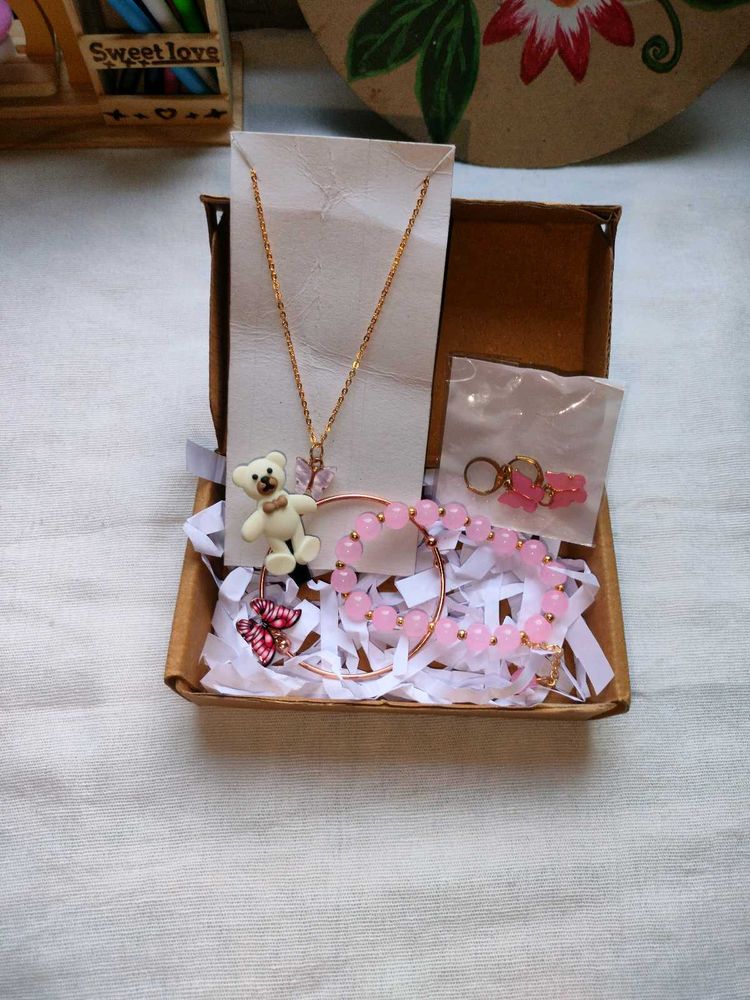 Gift Hampers For Women   Cute Pink Jewelry Set