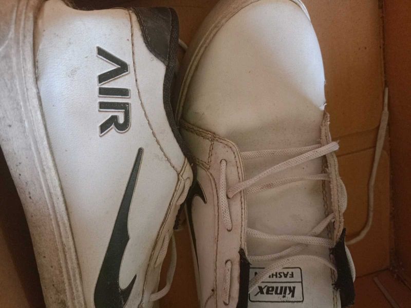 Snekar White