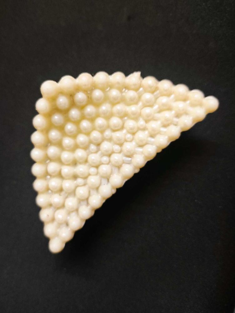 PEARL CLAW CLIP