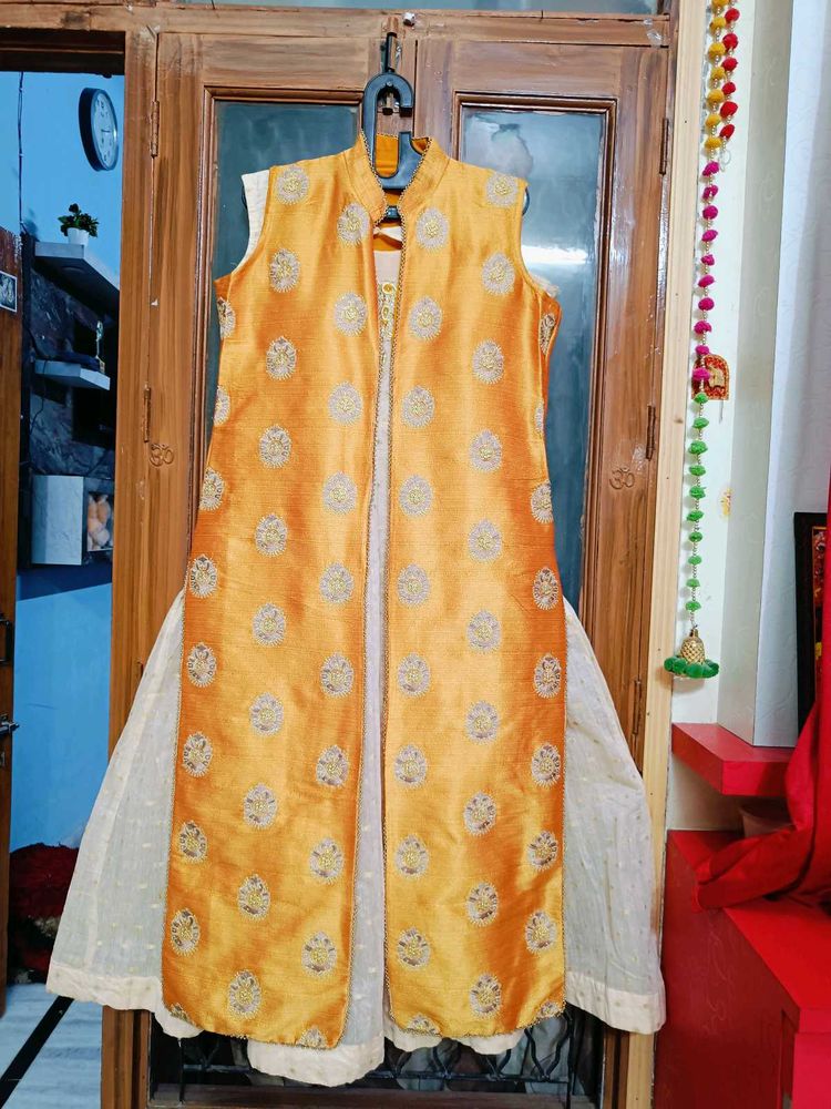Beautiful Gown Dress With Jacket 😍